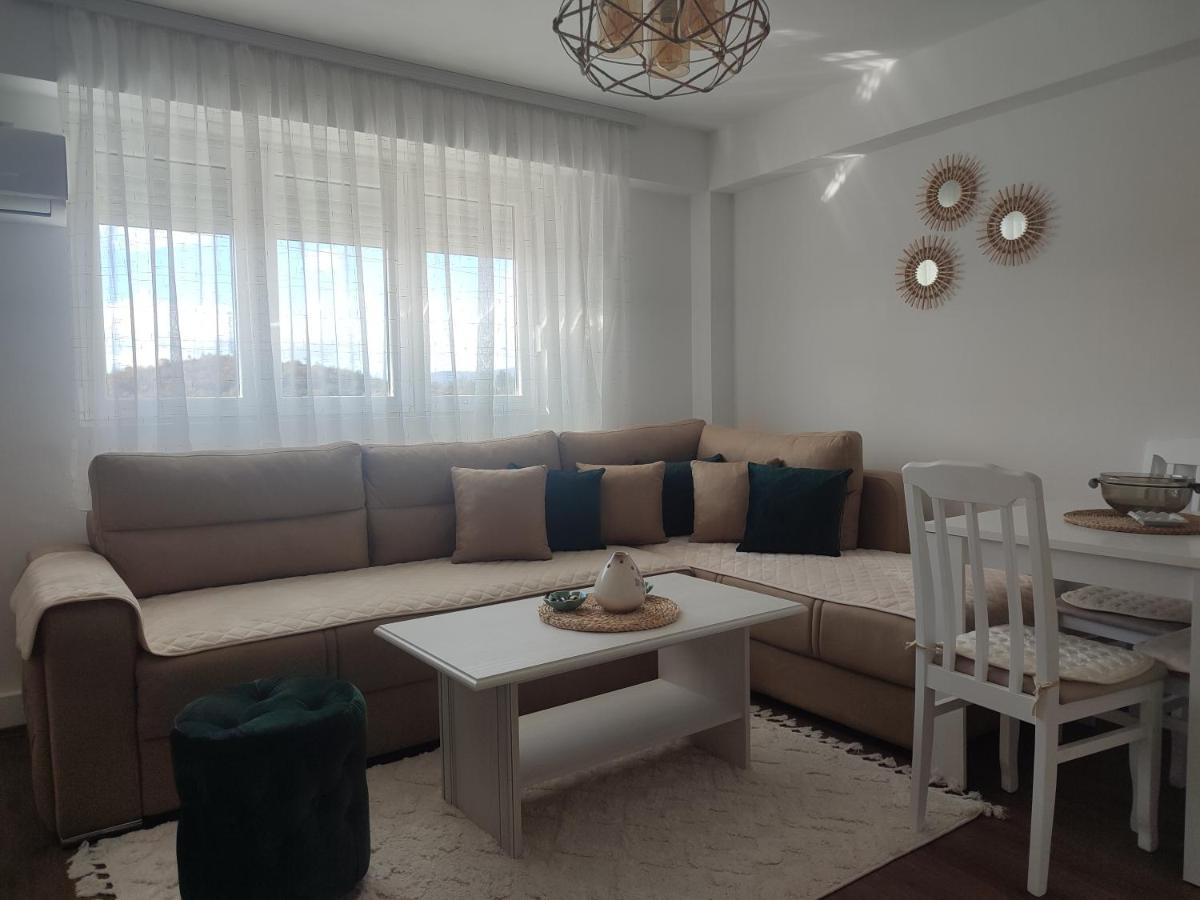 Apartman Dbb Nikšić Exteriör bild